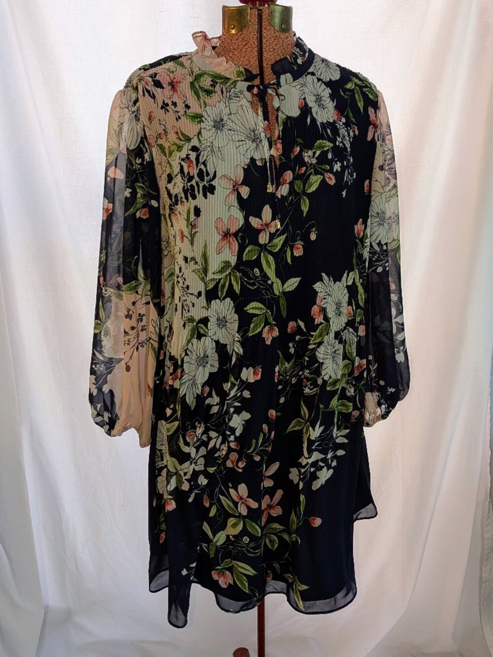 Jessica Howard 10W Navy Floral Pleated Trapeze Chiffon Dress